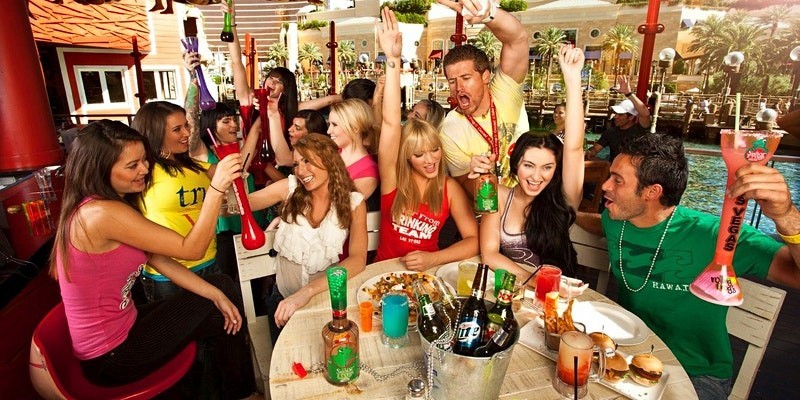 Enjpy Open Bar at the Weekend Latin Party