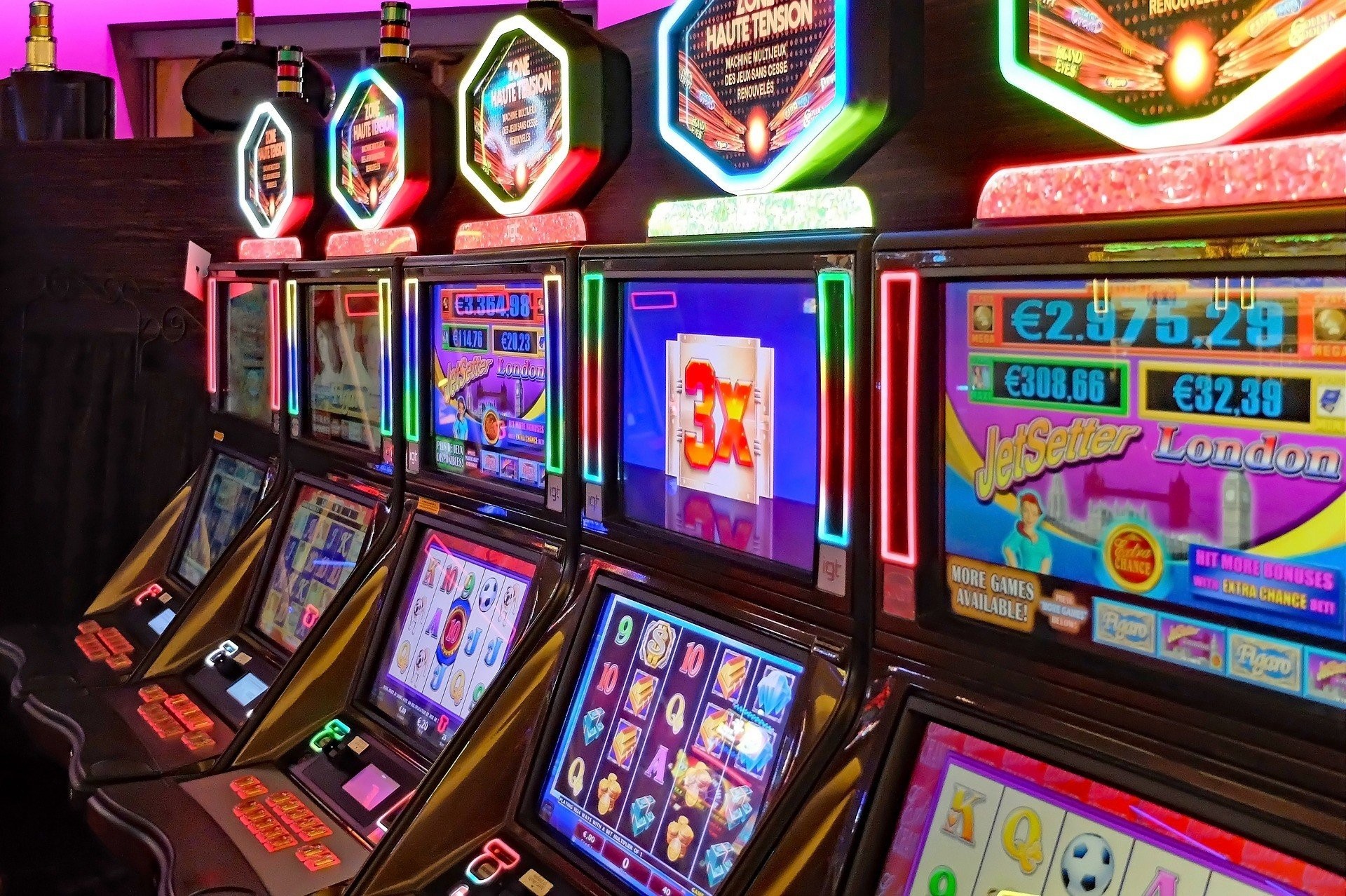 Choose Slot Machines at the Ends of Rows