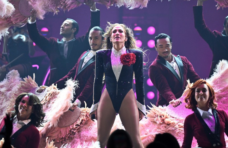 Jennifer Lopez Welcomes 2026 With New Las Vegas Residency at Caesars Palace