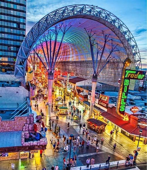 10 Things to do on Vegas's Fremont Street