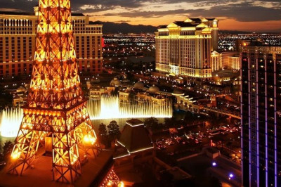 Best Places to Take Pictures on the Las Vegas Strip!