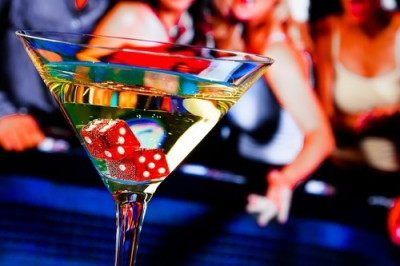 Guide to Getting Free Drinks in Las Vegas