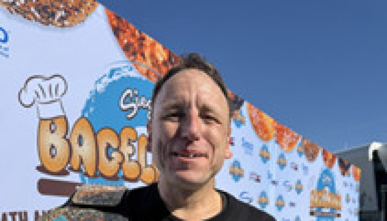 Joey Chestnut Defends World Bagel Title at Siegel's Bagelmania